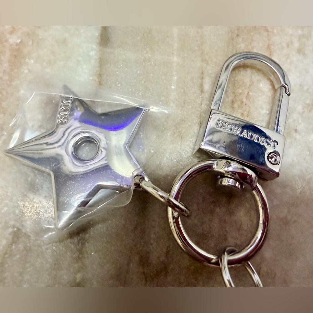 Pink/Silver Dior Addict Rosy Glow Scented “Gum” Keychain New in Bag. SEALED - Picture 12 of 16